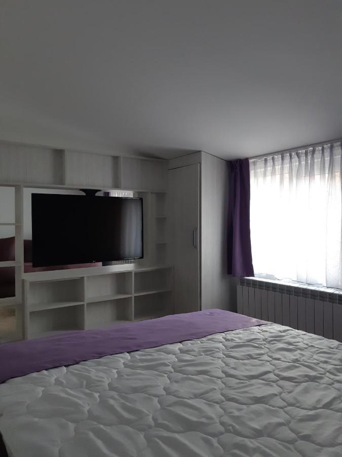 Apartament Magnolia Nearby City Center With Parking Hermannstadt Exterior foto