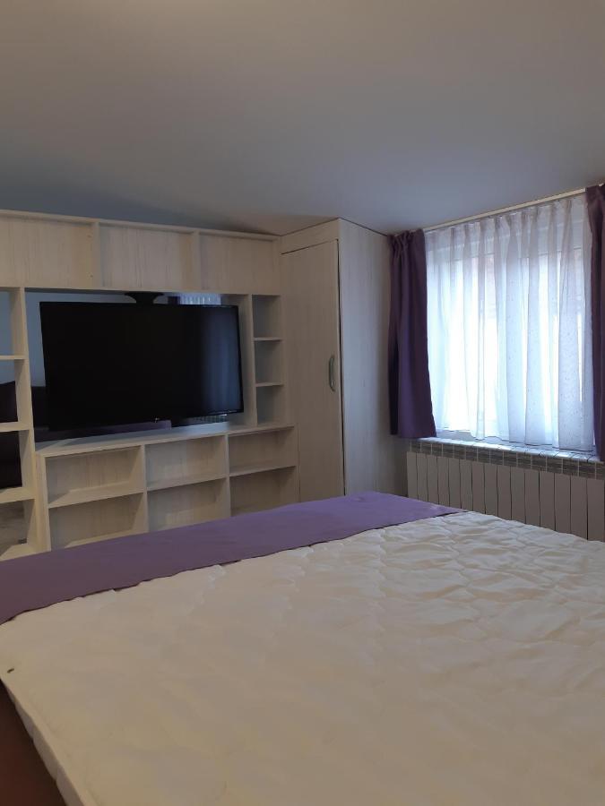 Apartament Magnolia Nearby City Center With Parking Hermannstadt Exterior foto